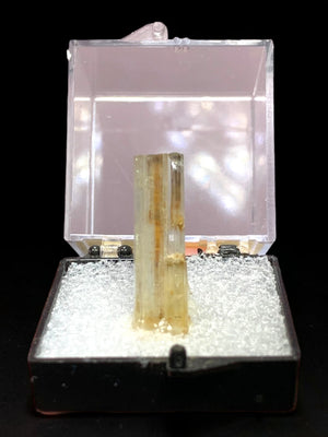 Scapolite, Minas Gerais, Brazil