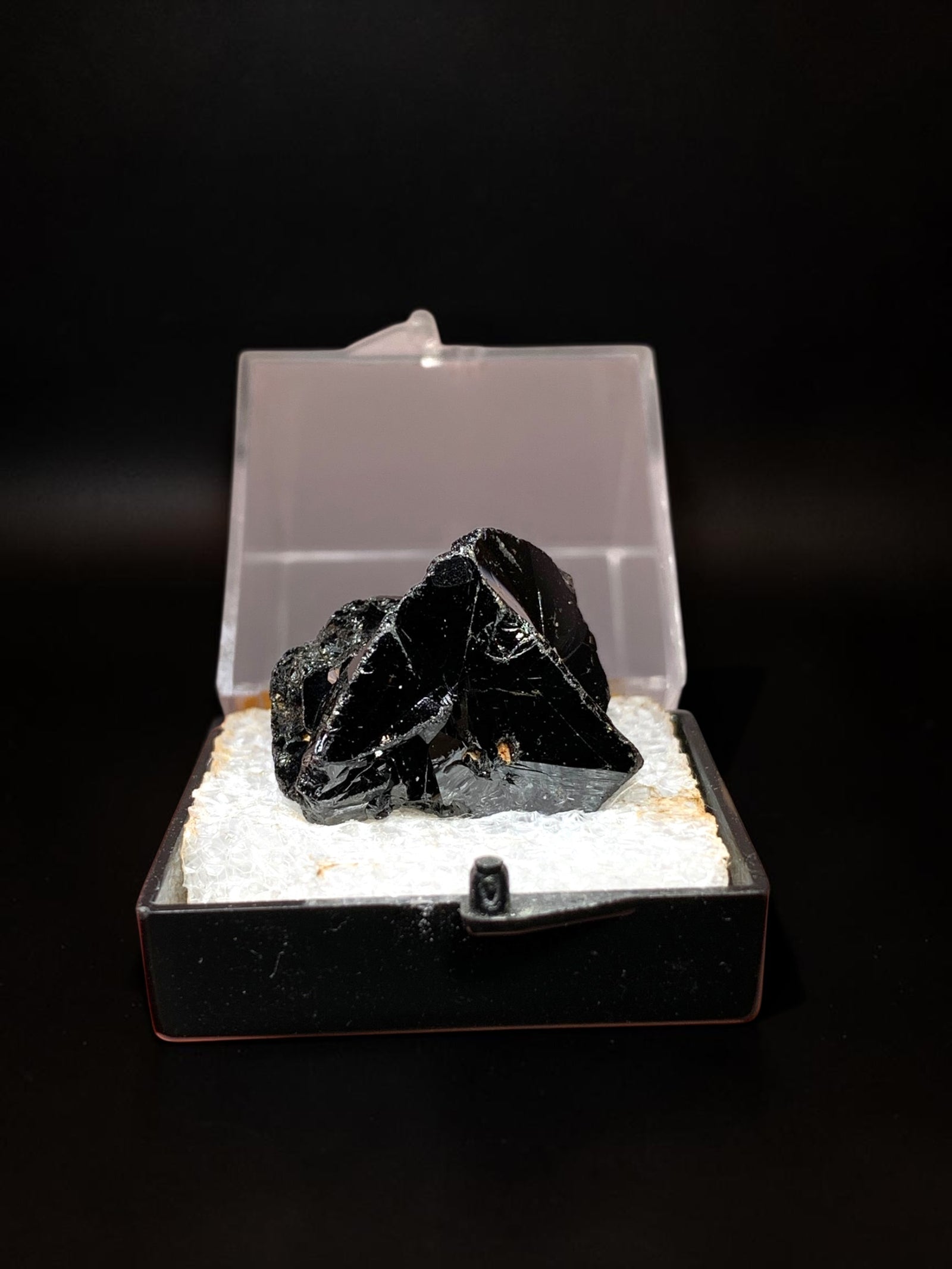 Cassiterite, Aracuai, Brazil