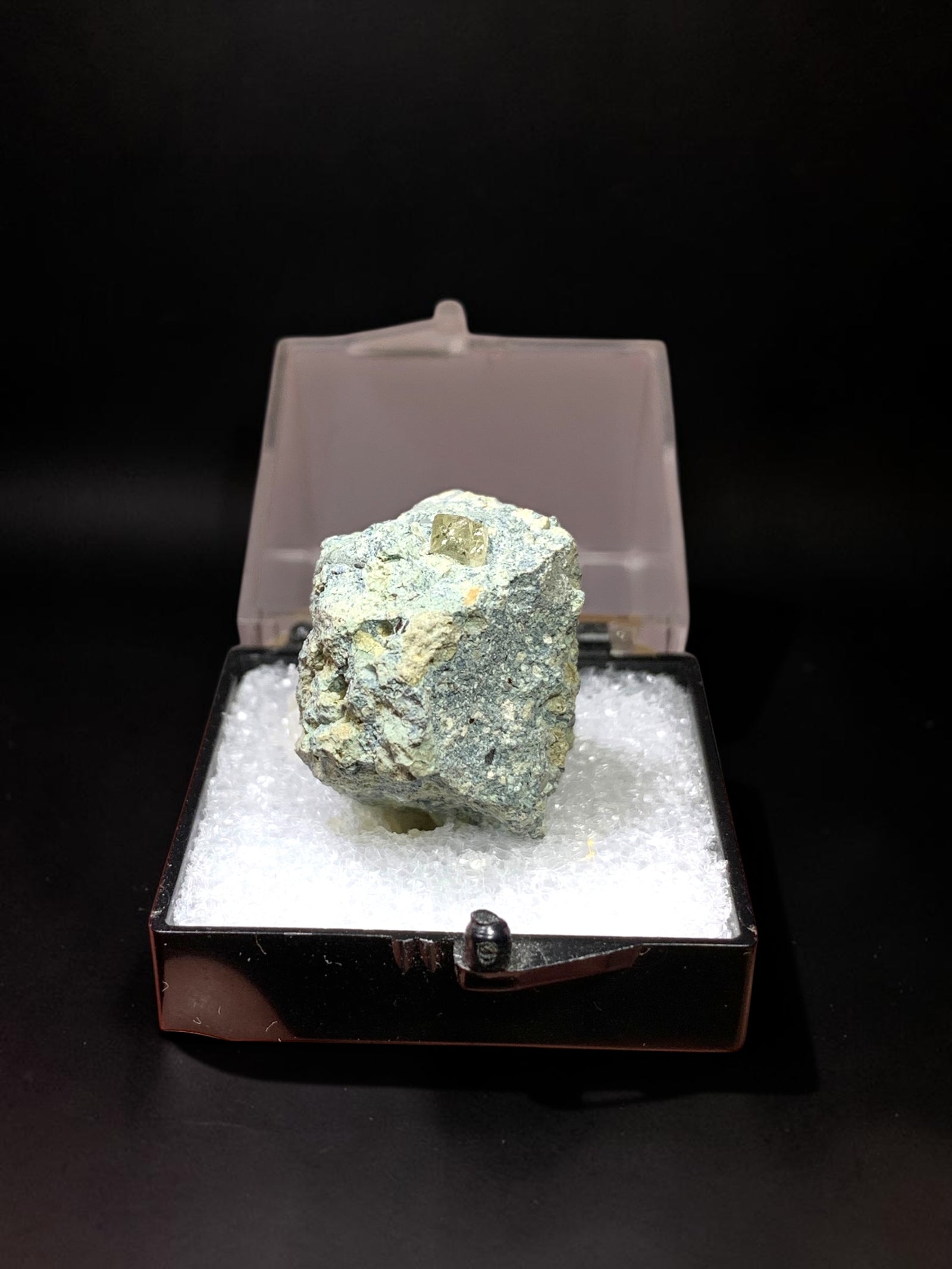 Diamond in Kimberlite, Magna Egoli Mine, Sierra Leone