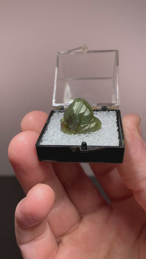 Demantoid Garnet, Tubussis Farm, Namibia