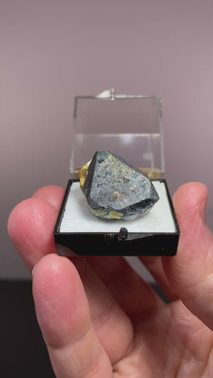 ILmenite w/ Hydrotalcite, Snarum, Norway