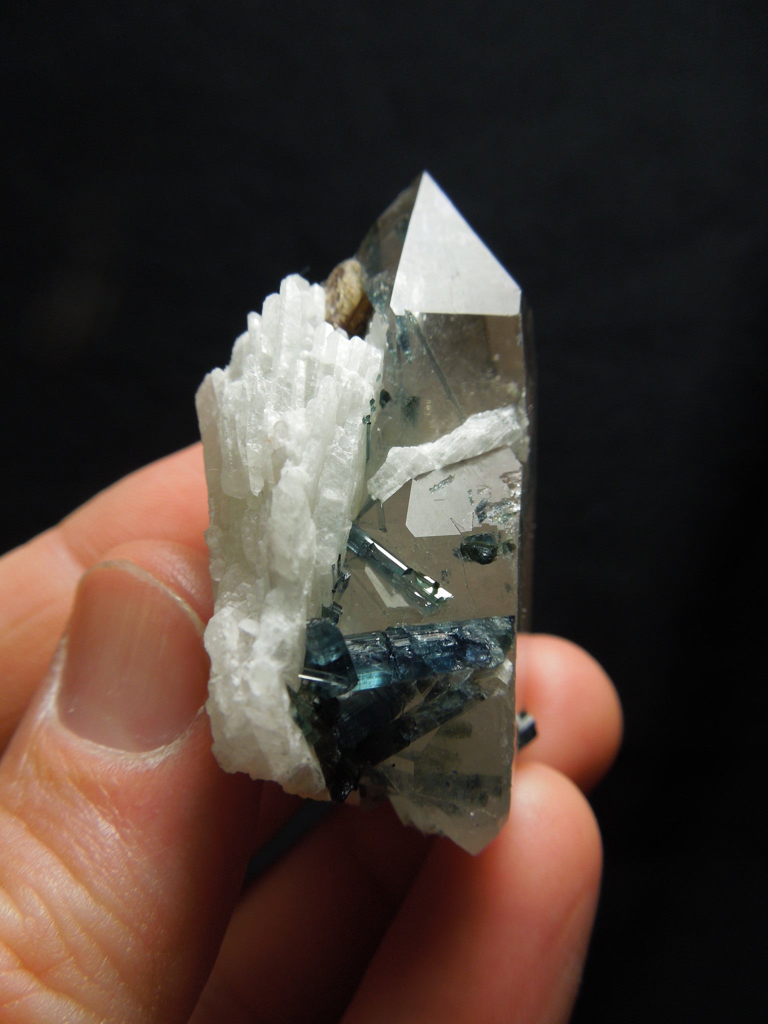 Quartz w/ Tourmaline and Cleavelandite