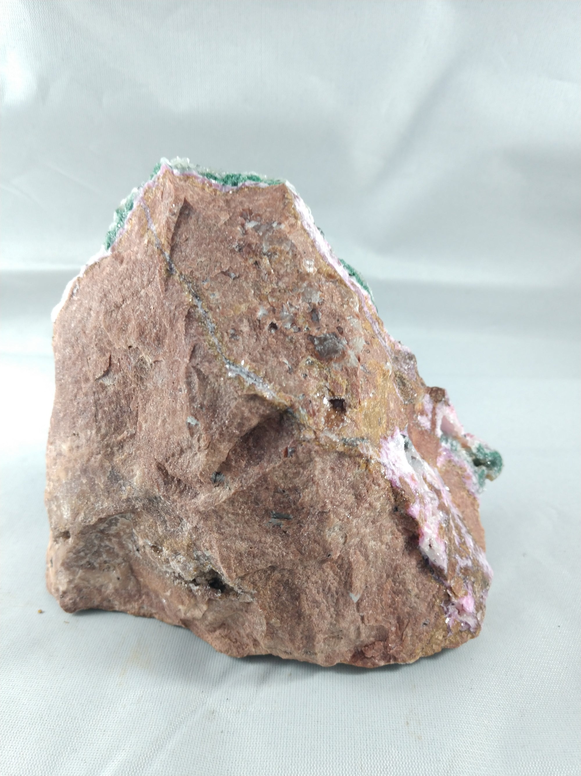Spherocobaltite with malachite and quartz