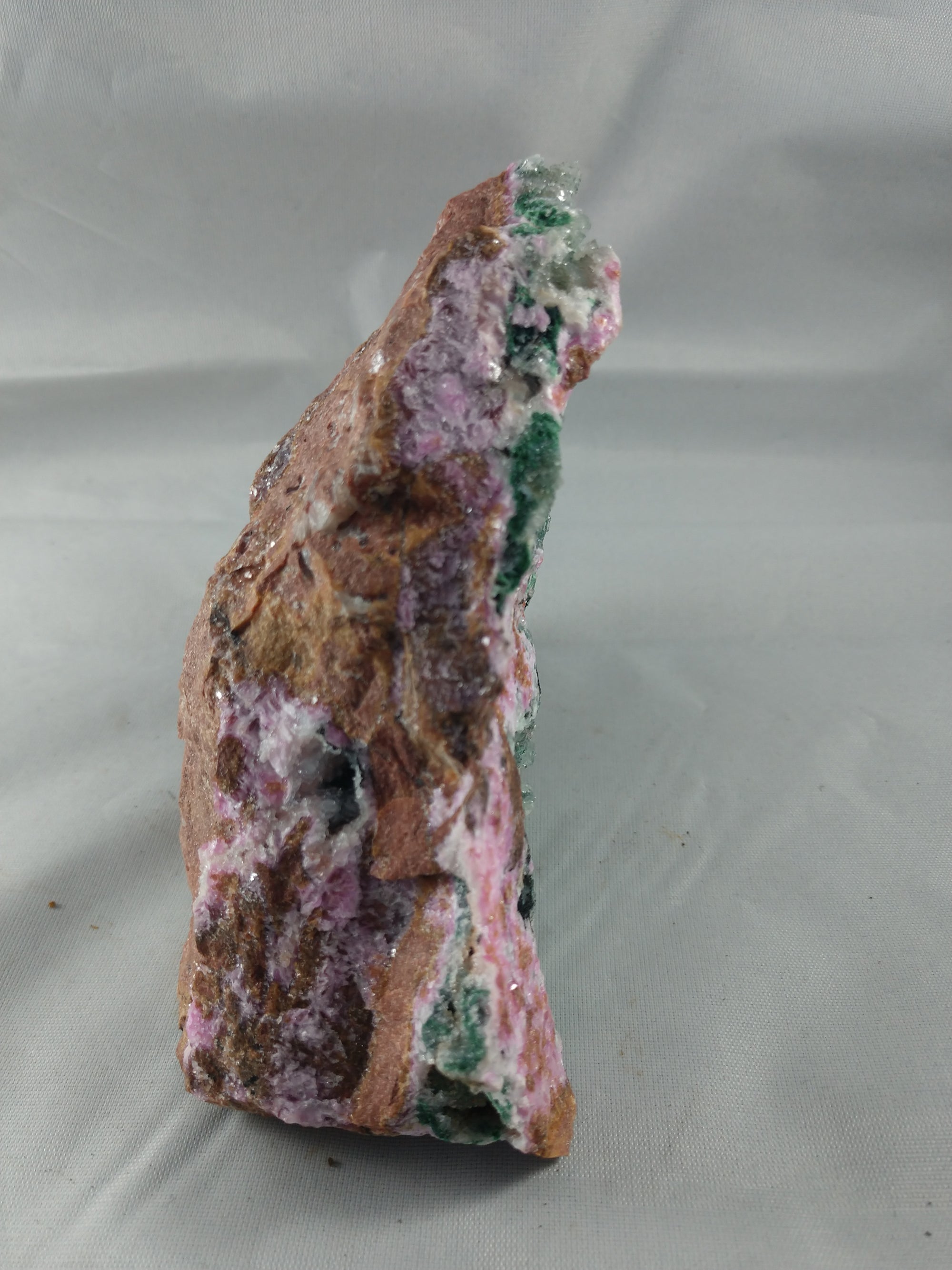 Spherocobaltite with malachite and quartz