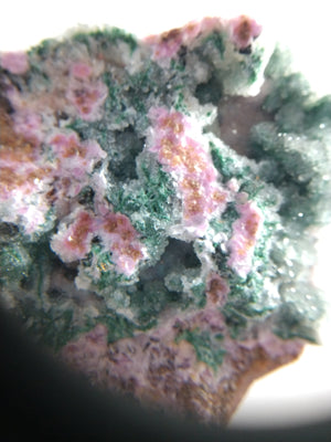 Spherocobaltite with malachite and quartz