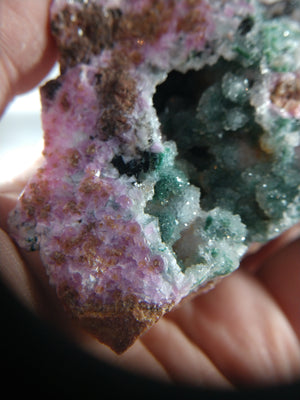 Spherocobaltite with malachite and quartz