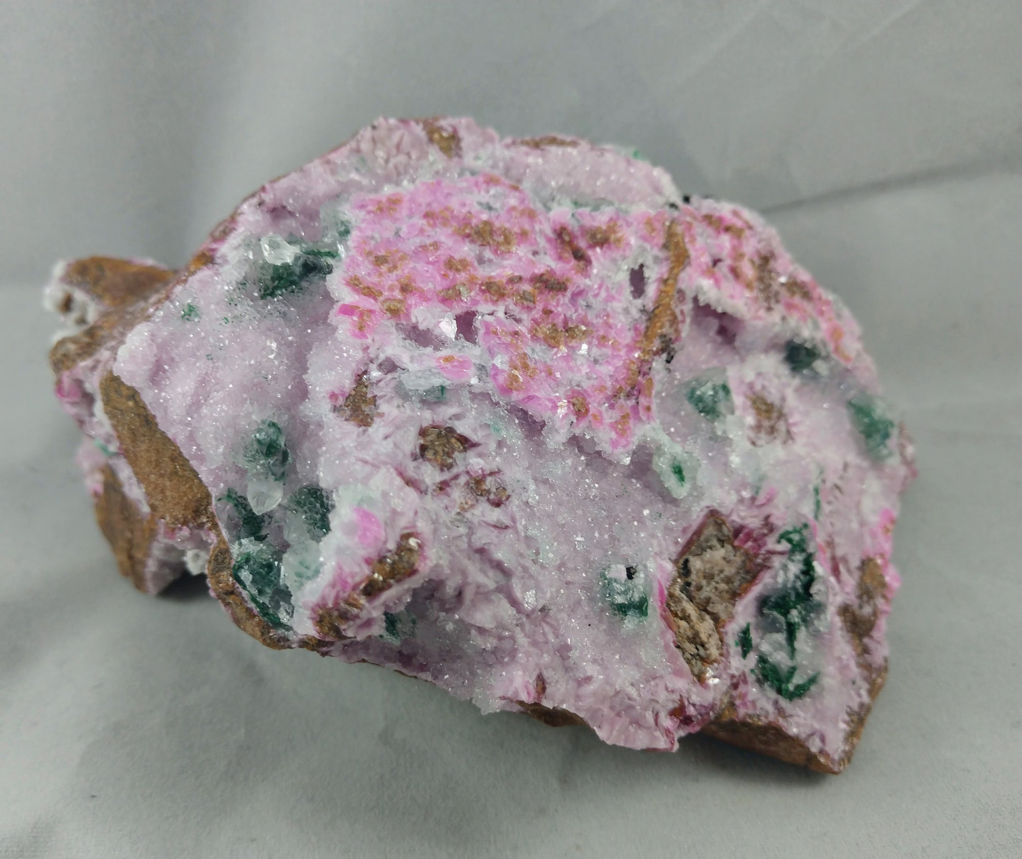 Spherocobaltite with malachite and quartz