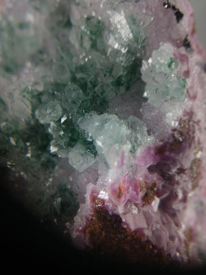 Spherocobaltite with malachite and quartz
