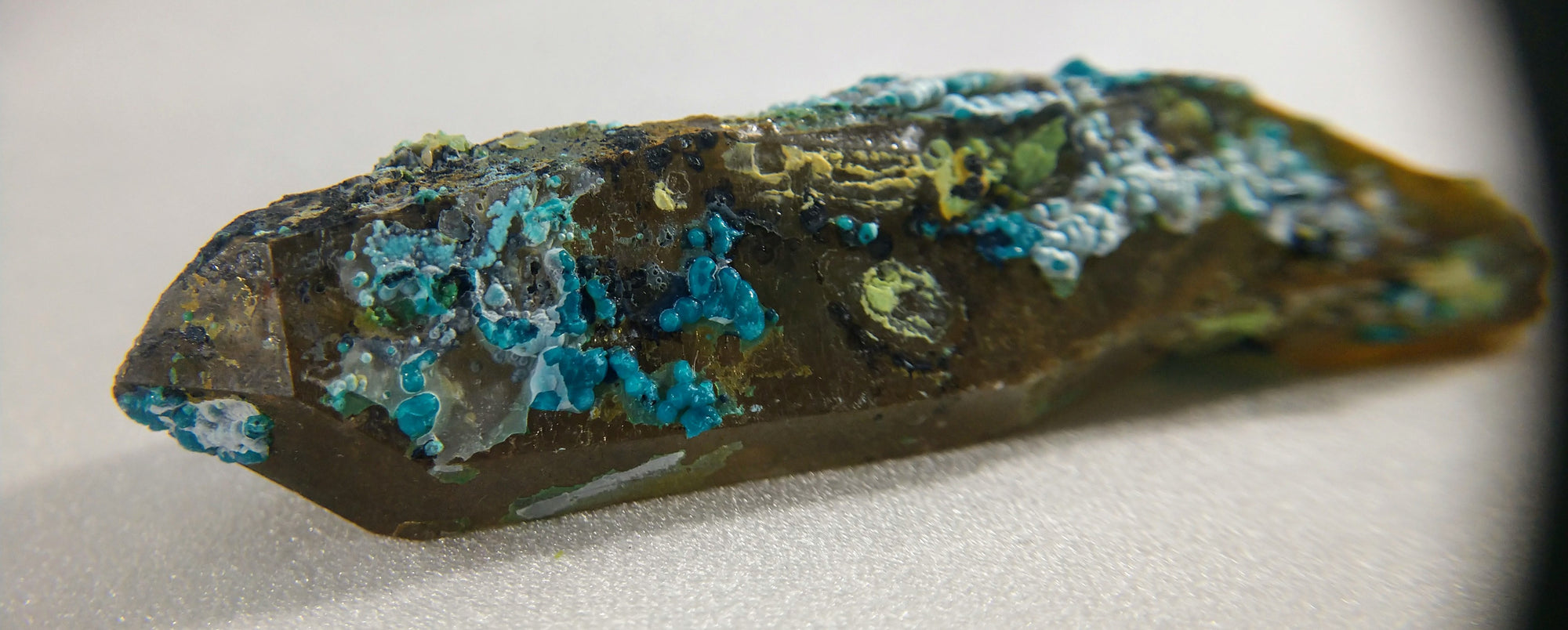 Chrysocolla over Quartz from Peru