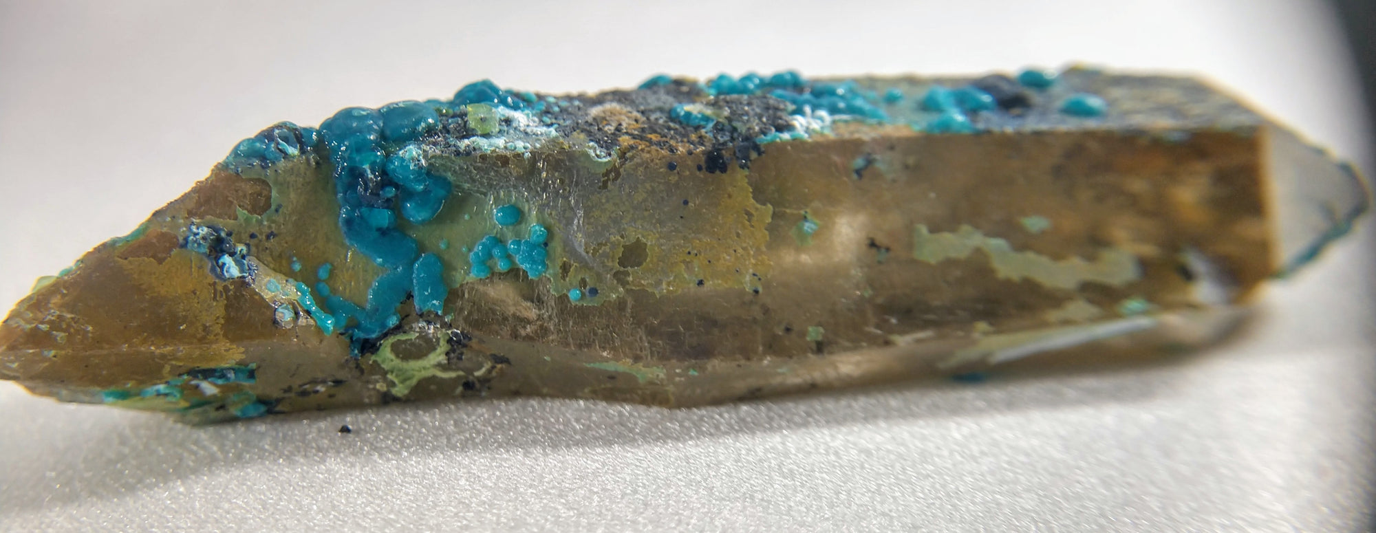 Chrysocolla over Quartz from Peru