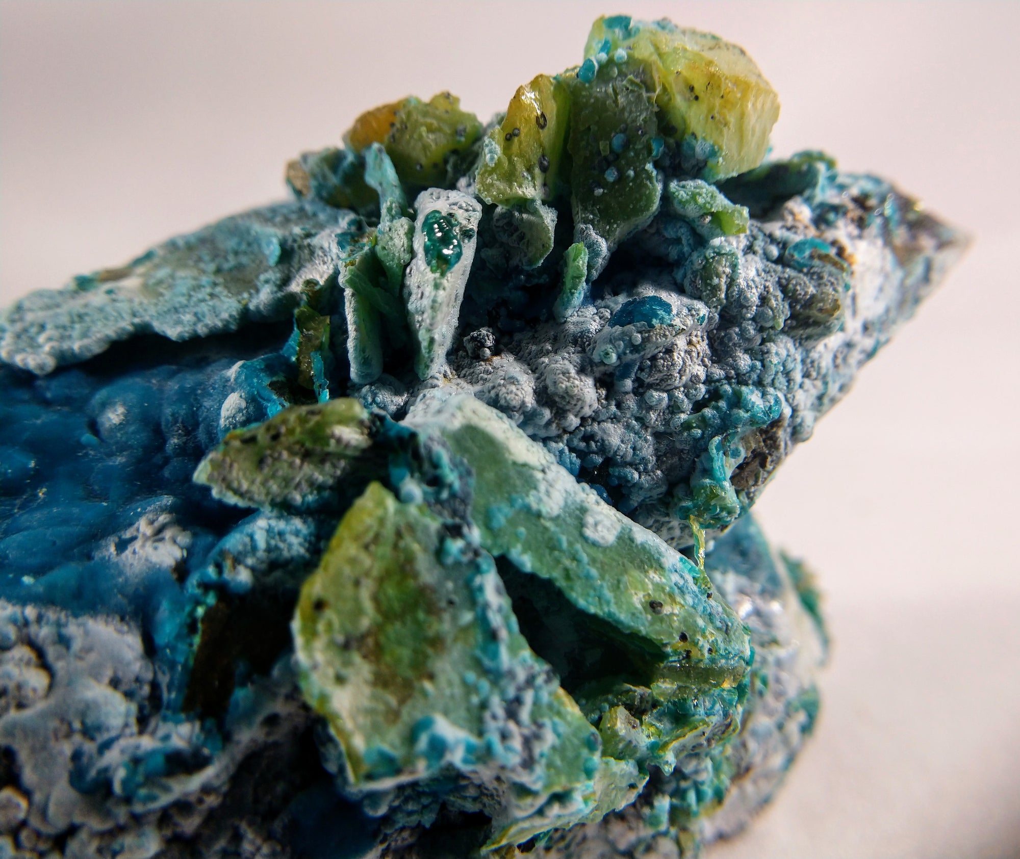 Chrysocolla over Quartz from Peru