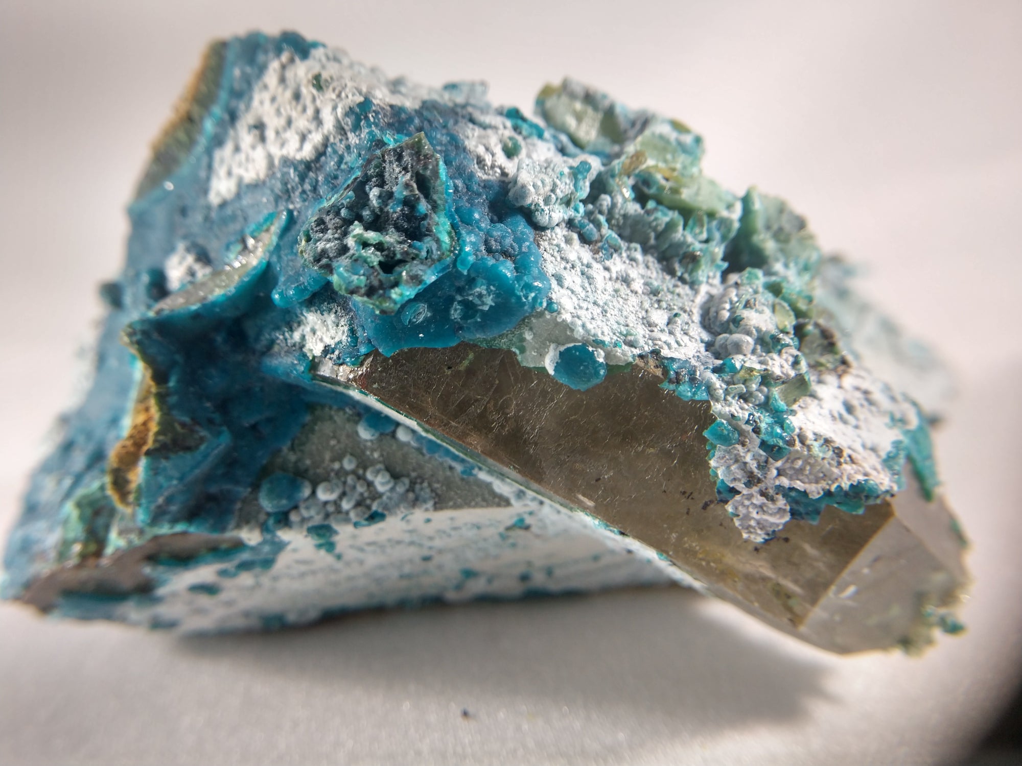 Chrysocolla over Quartz from Peru