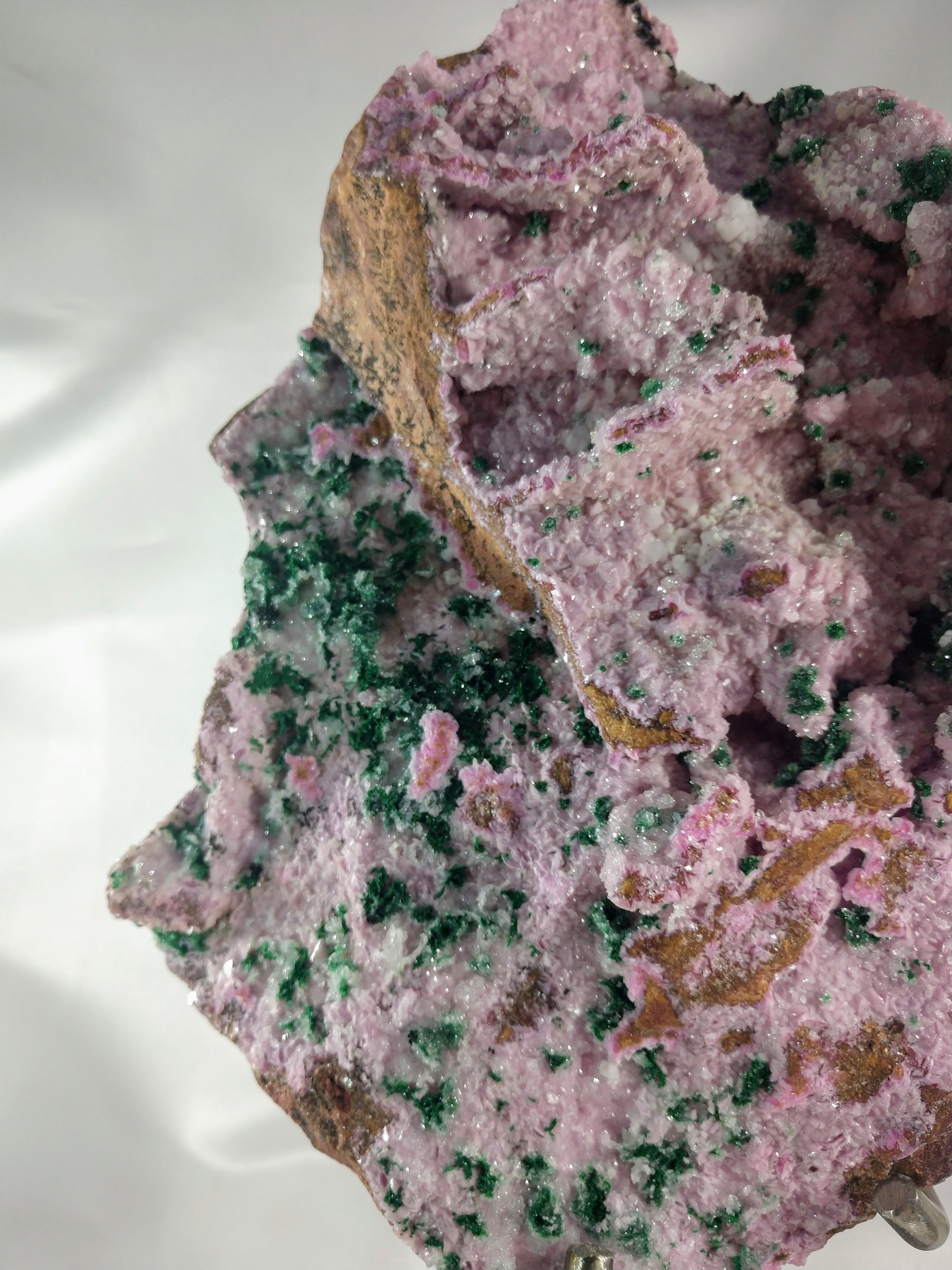 Spherocobaltite with Malachite and Quartz