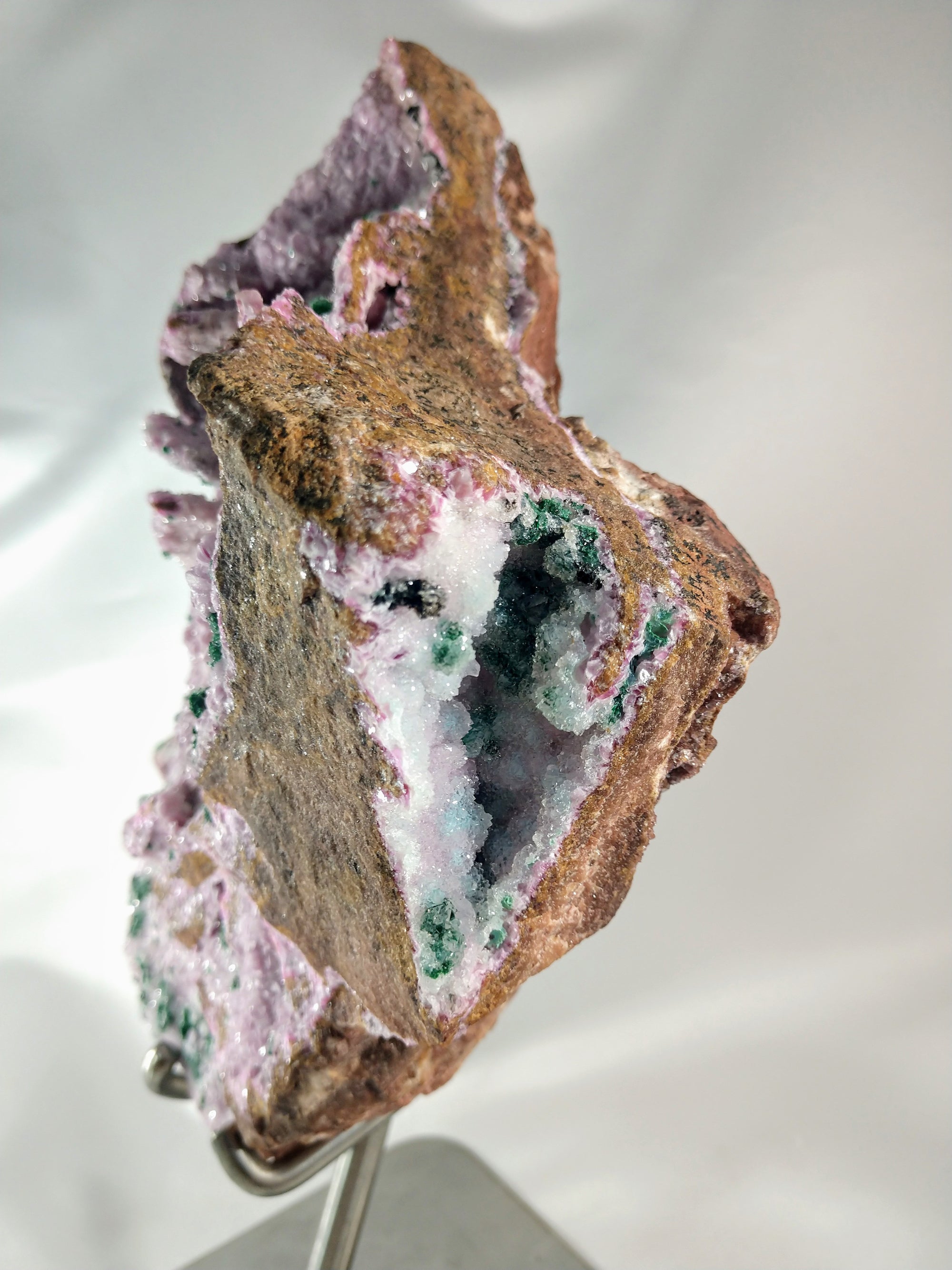 Spherocobaltite with Malachite and Quartz