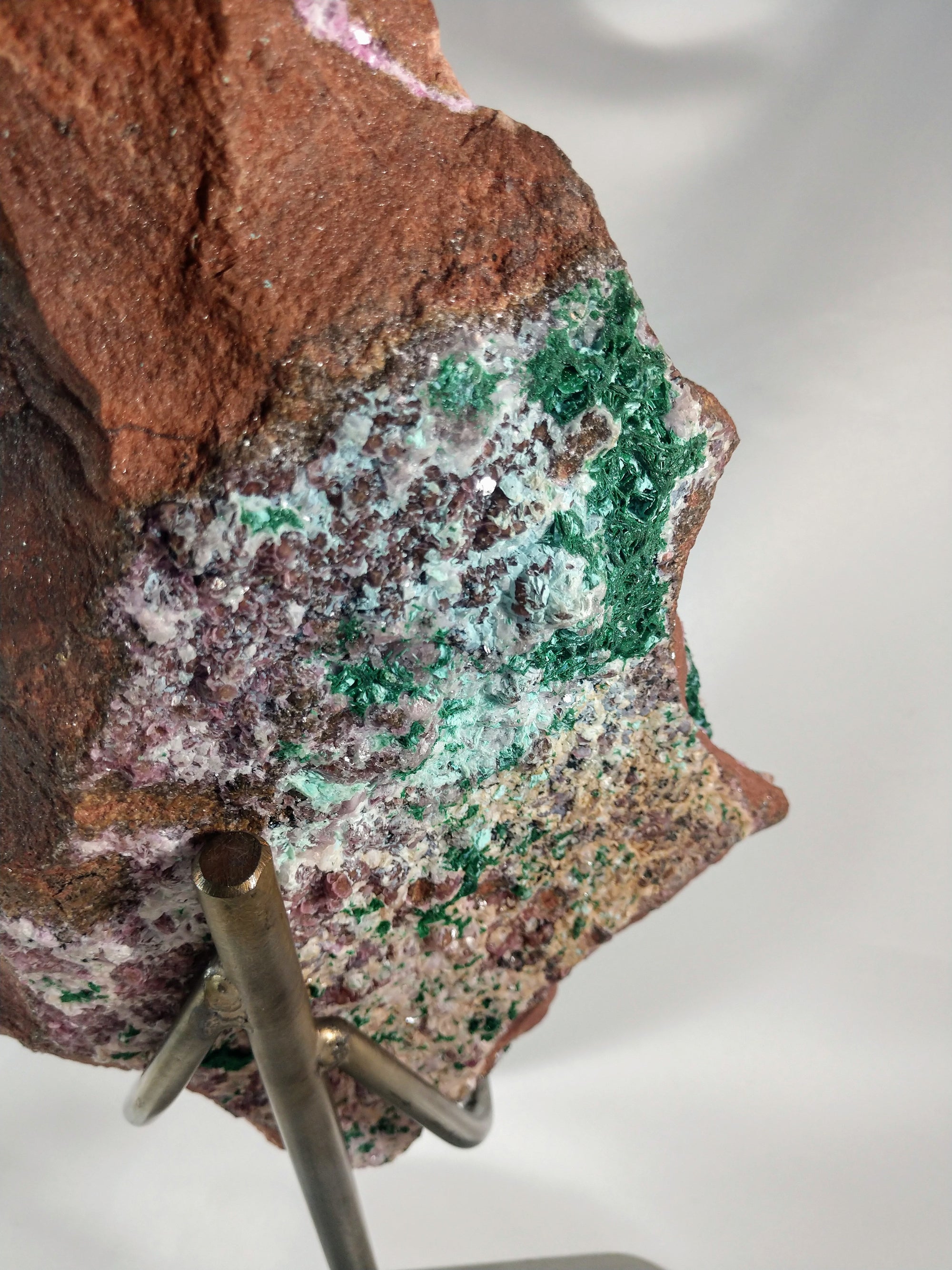 Spherocobaltite with Malachite and Quartz
