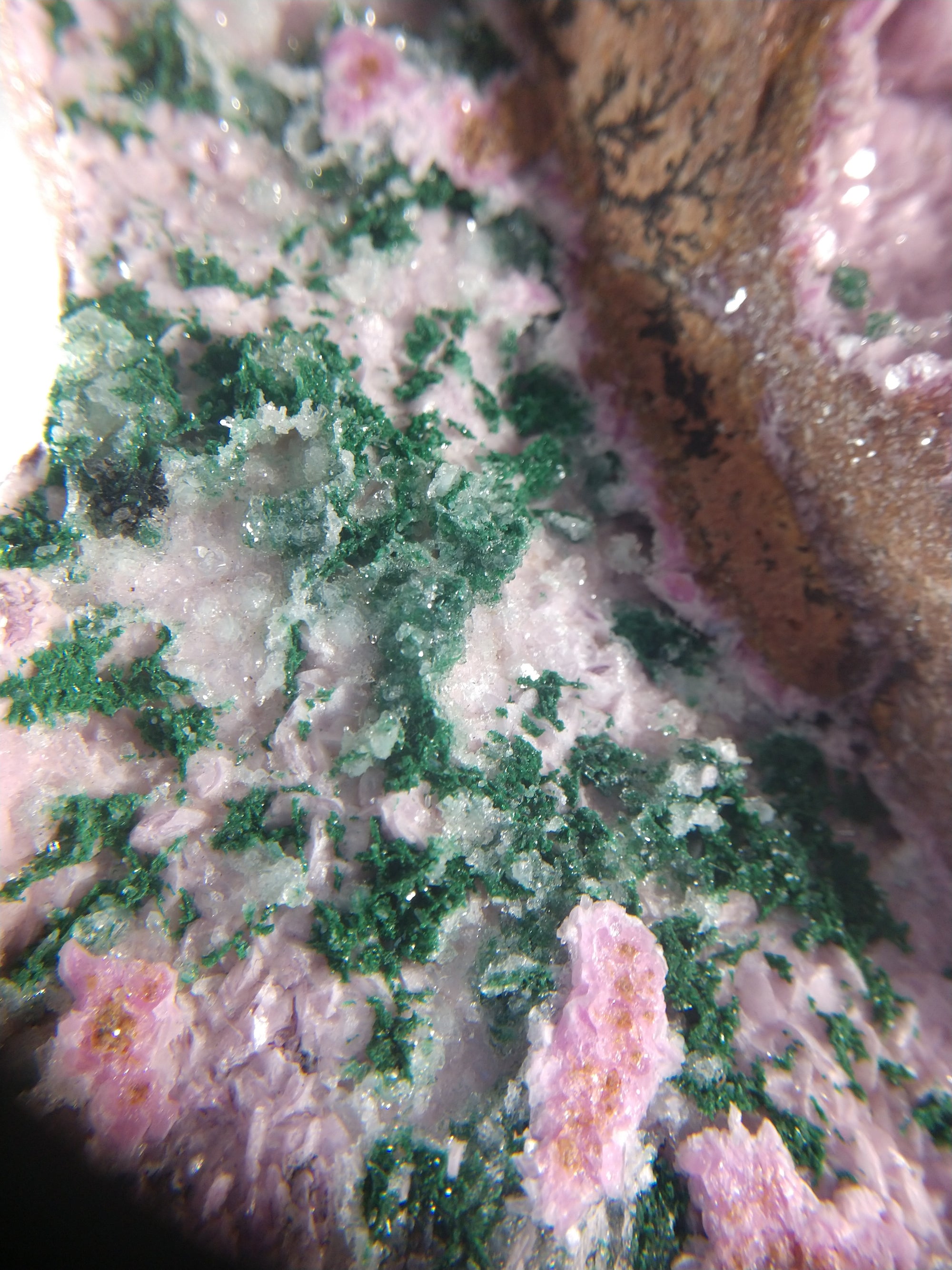 Spherocobaltite with Malachite and Quartz