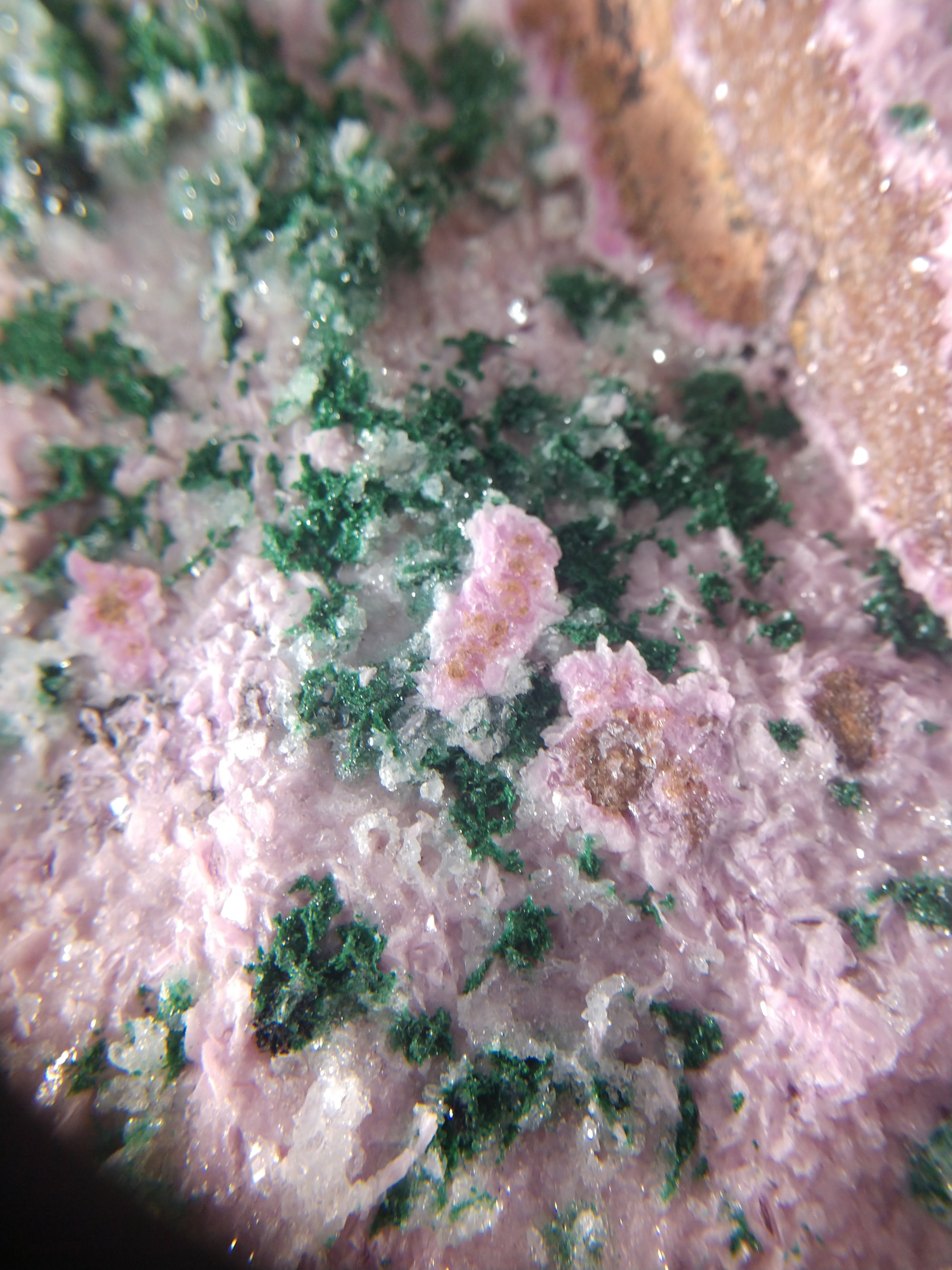 Spherocobaltite with Malachite and Quartz