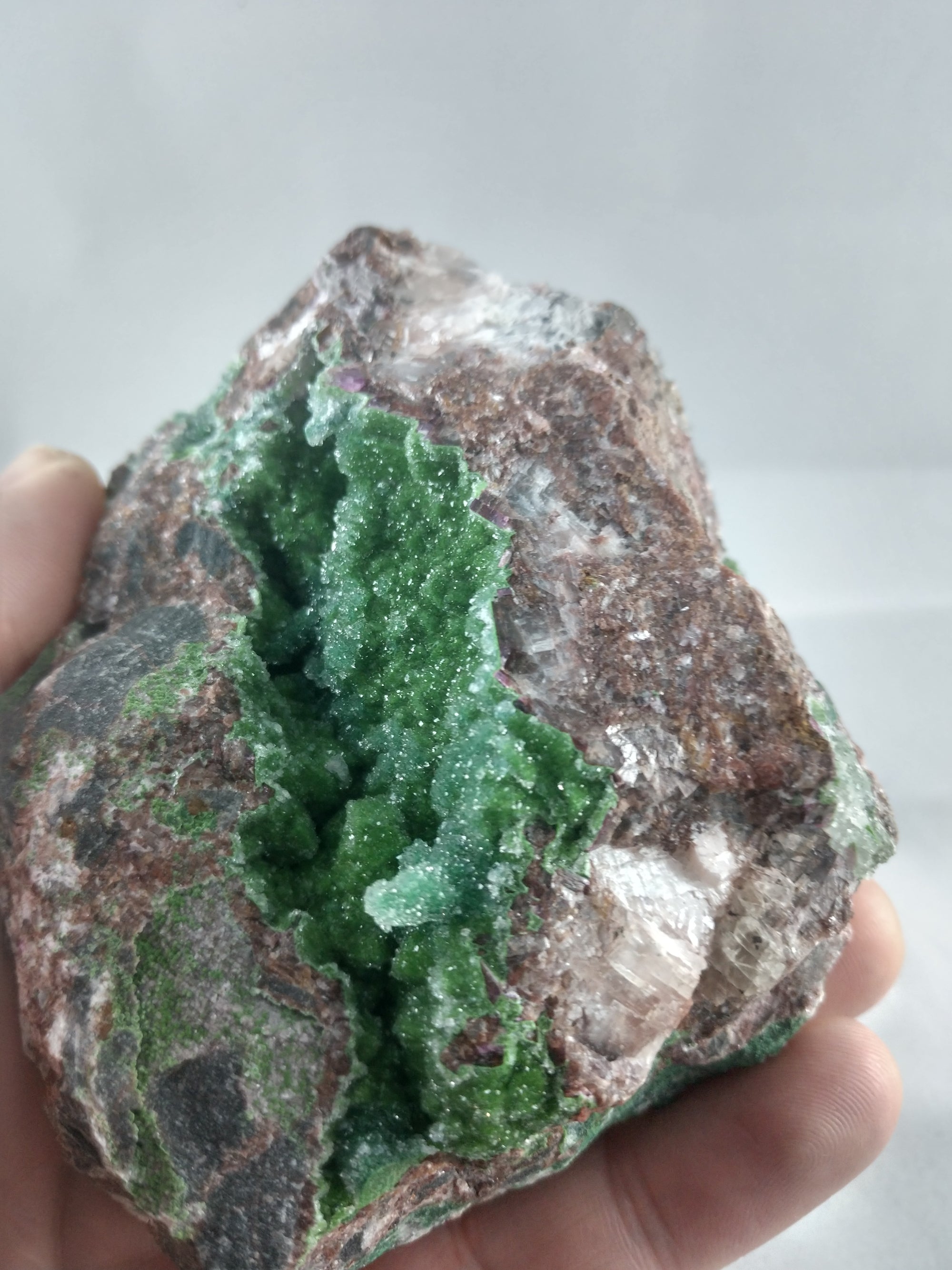 Conichalcite with quartz and calcite