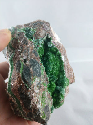 Conichalcite with quartz and calcite