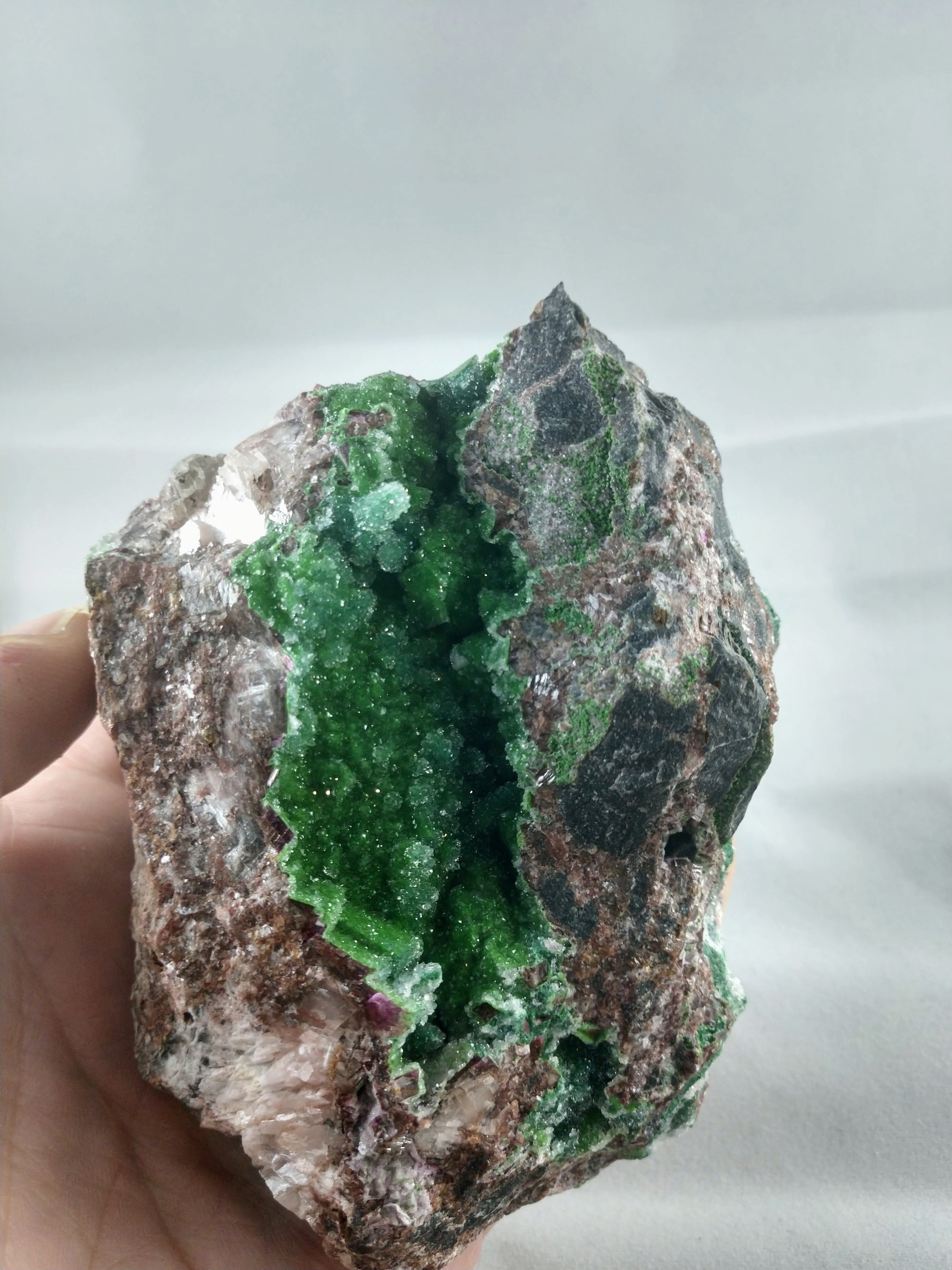 Conichalcite with quartz and calcite