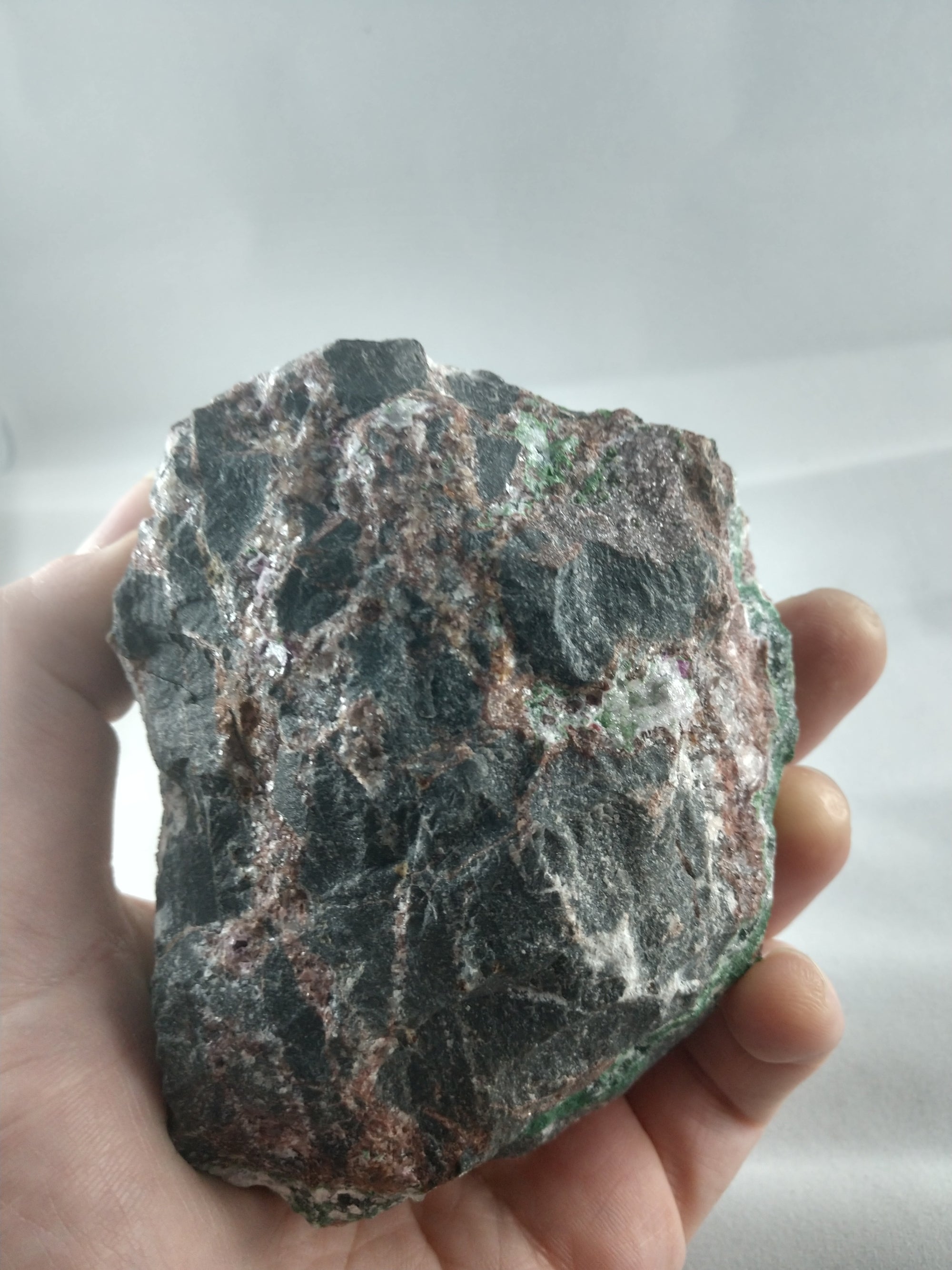 Conichalcite with quartz and calcite