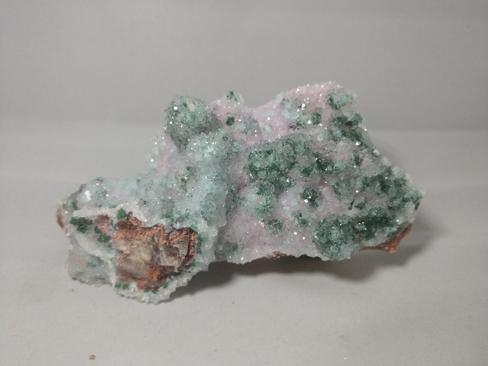 Quartz with Malachite and Spherocobaltite