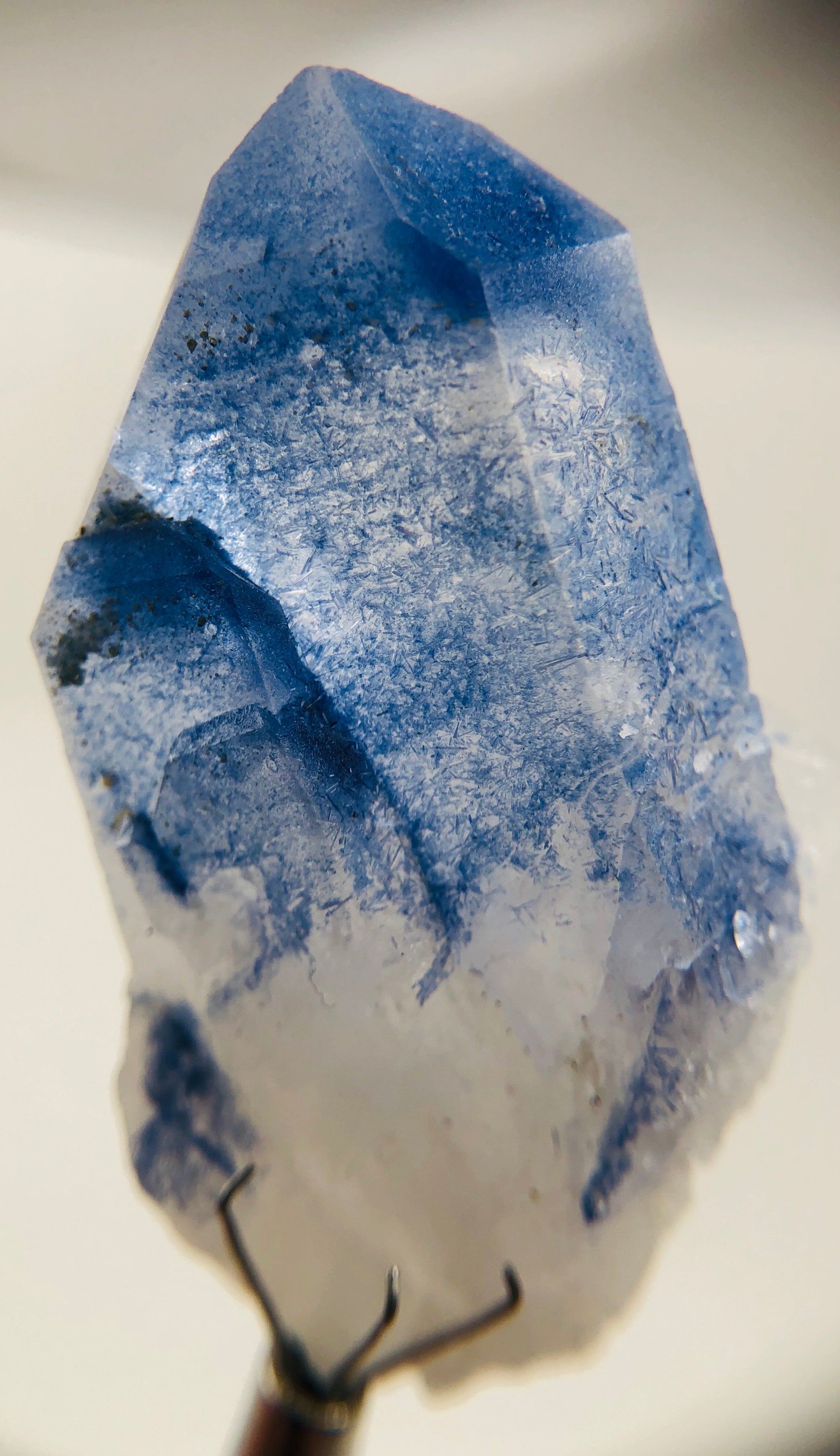 Dumorteirite with Quartz