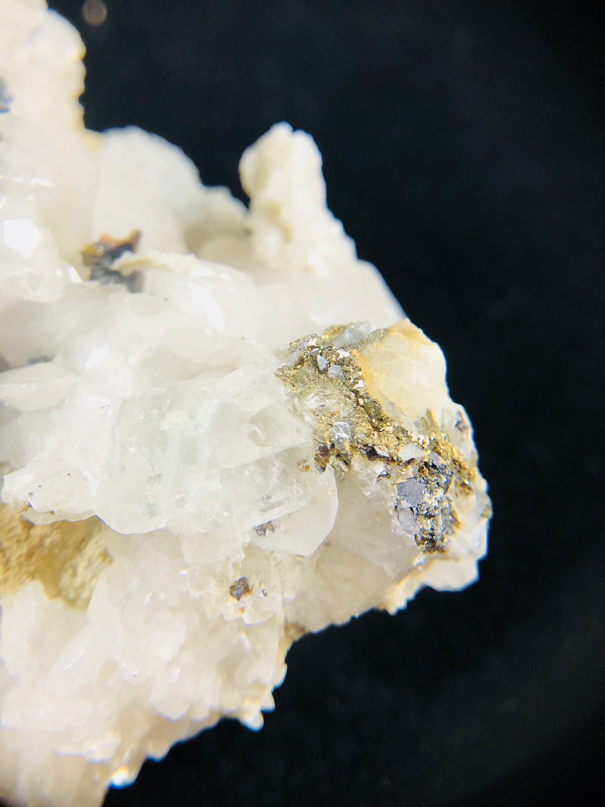 Sphalerite with Calcite