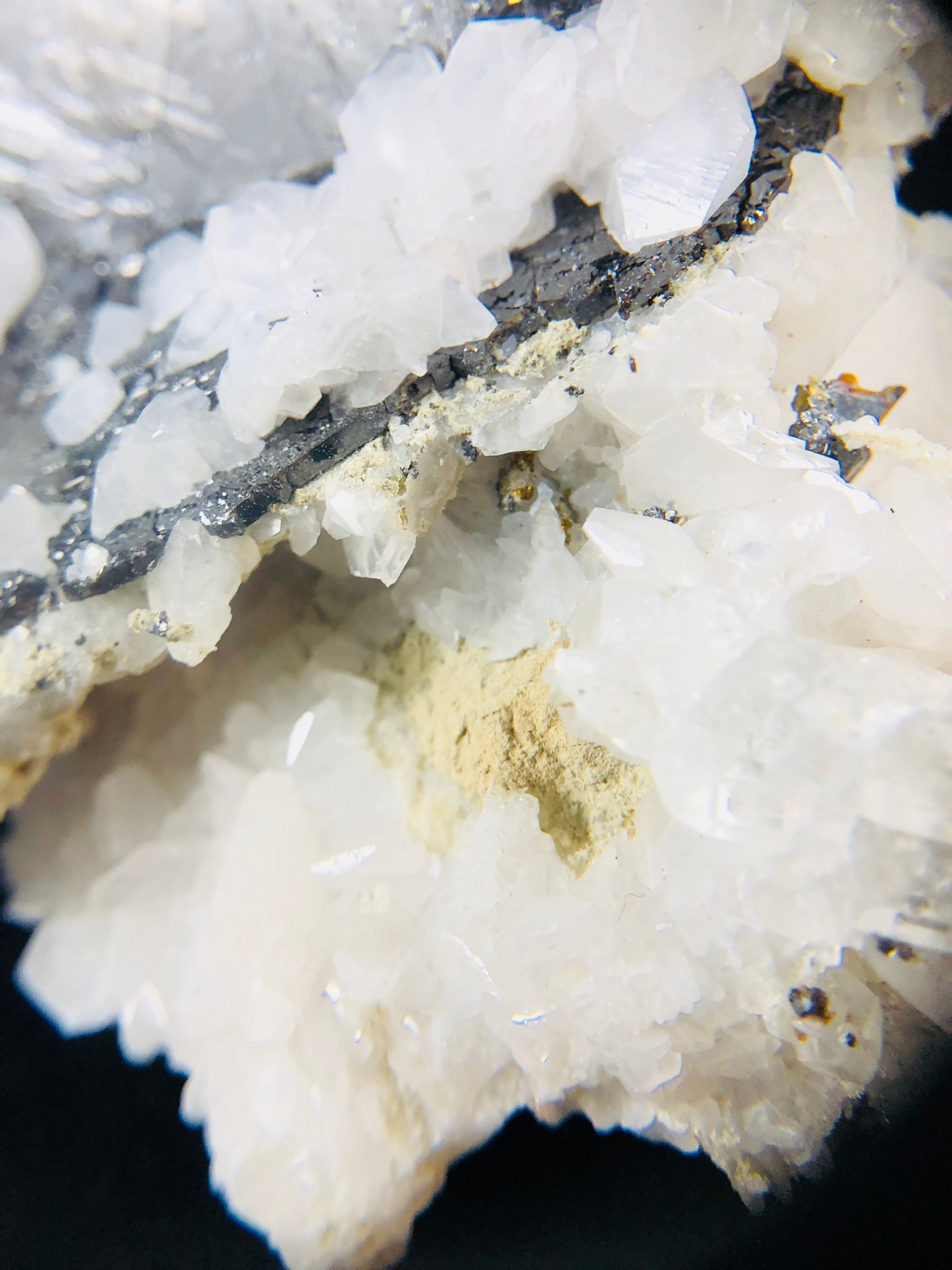 Sphalerite with Calcite