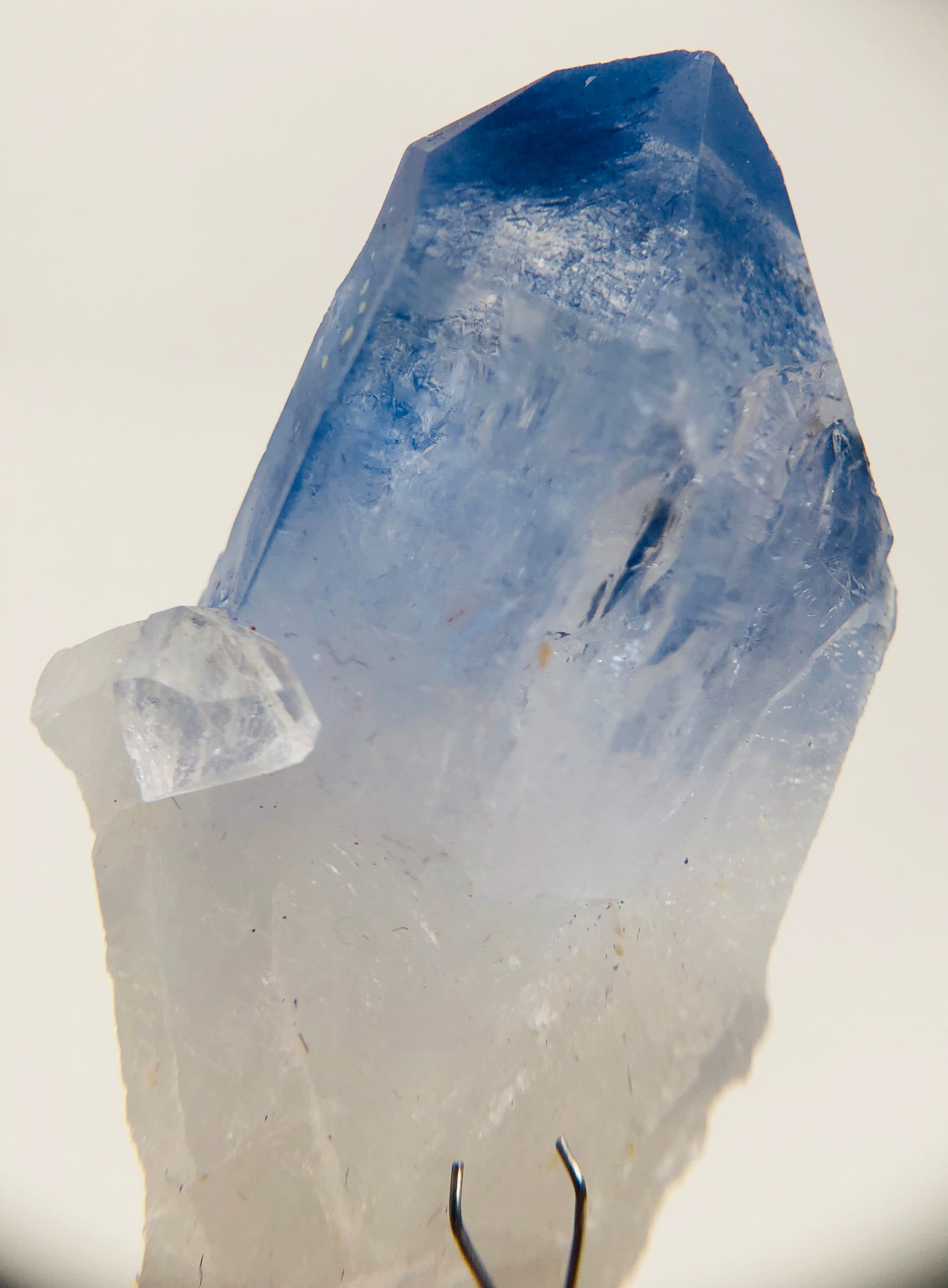 Dumorteirite with Quartz