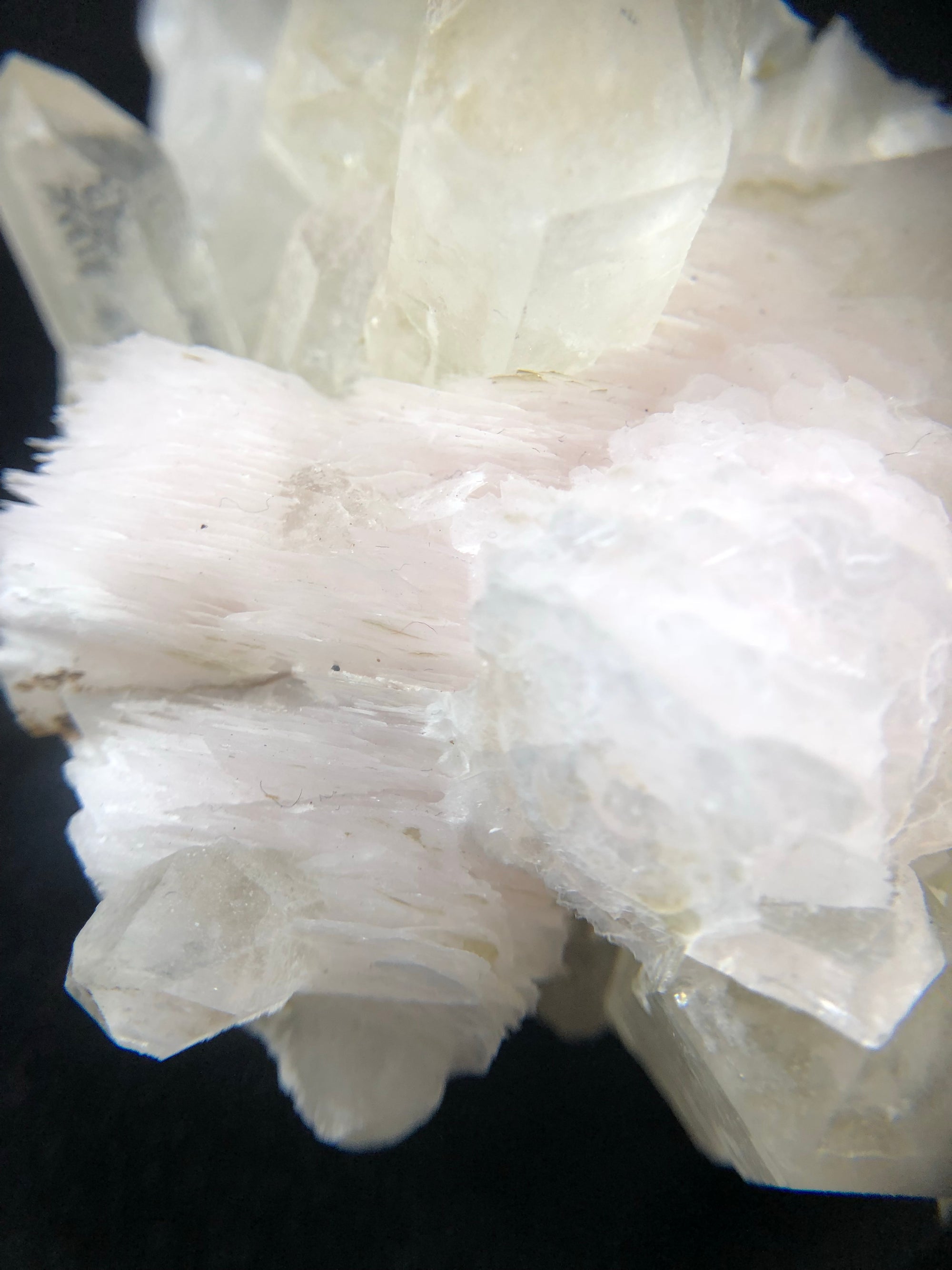 Quartz with pink calcite