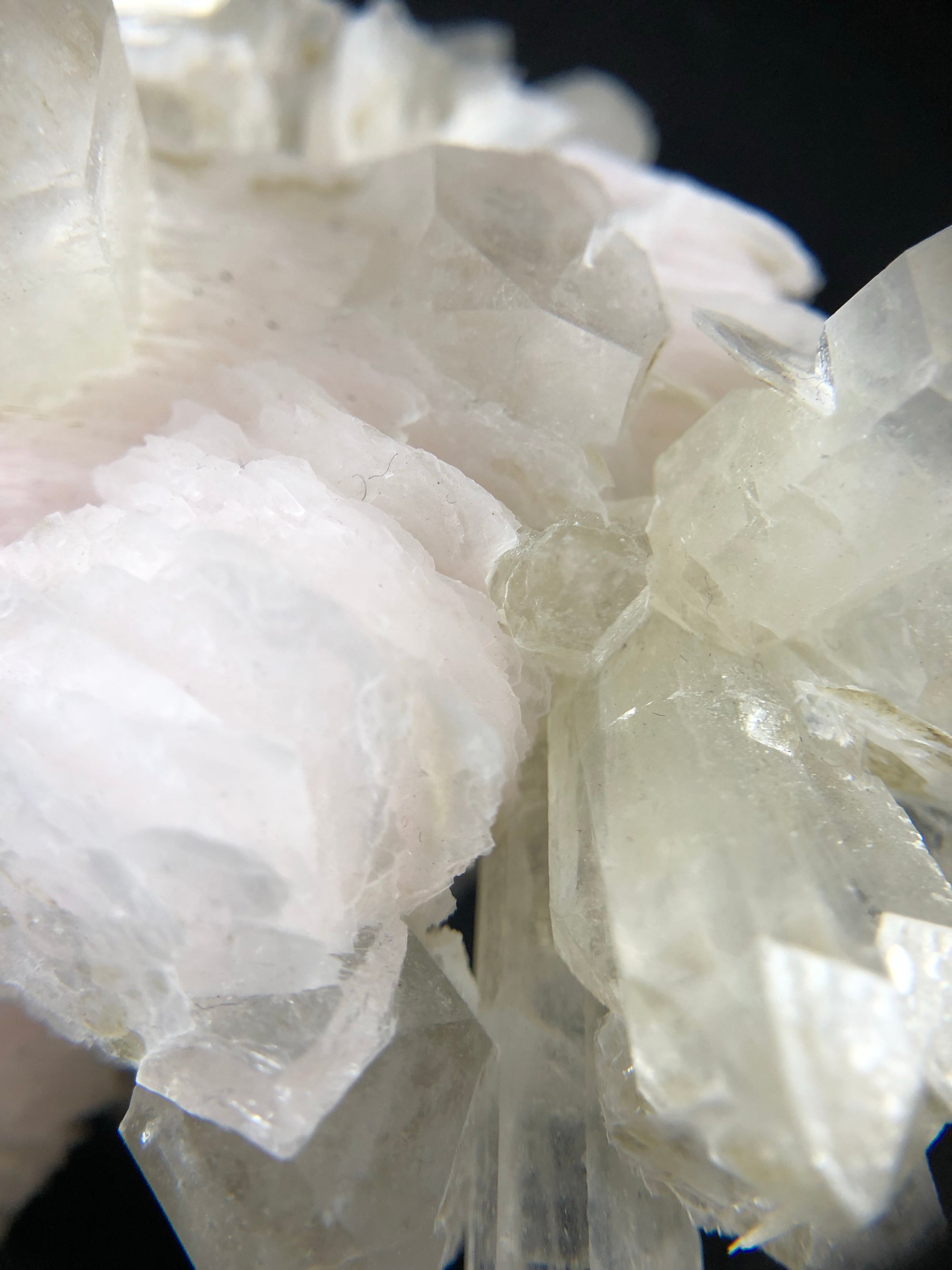 Quartz with pink calcite