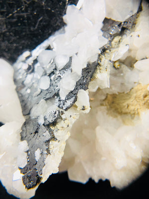 Sphalerite with Calcite