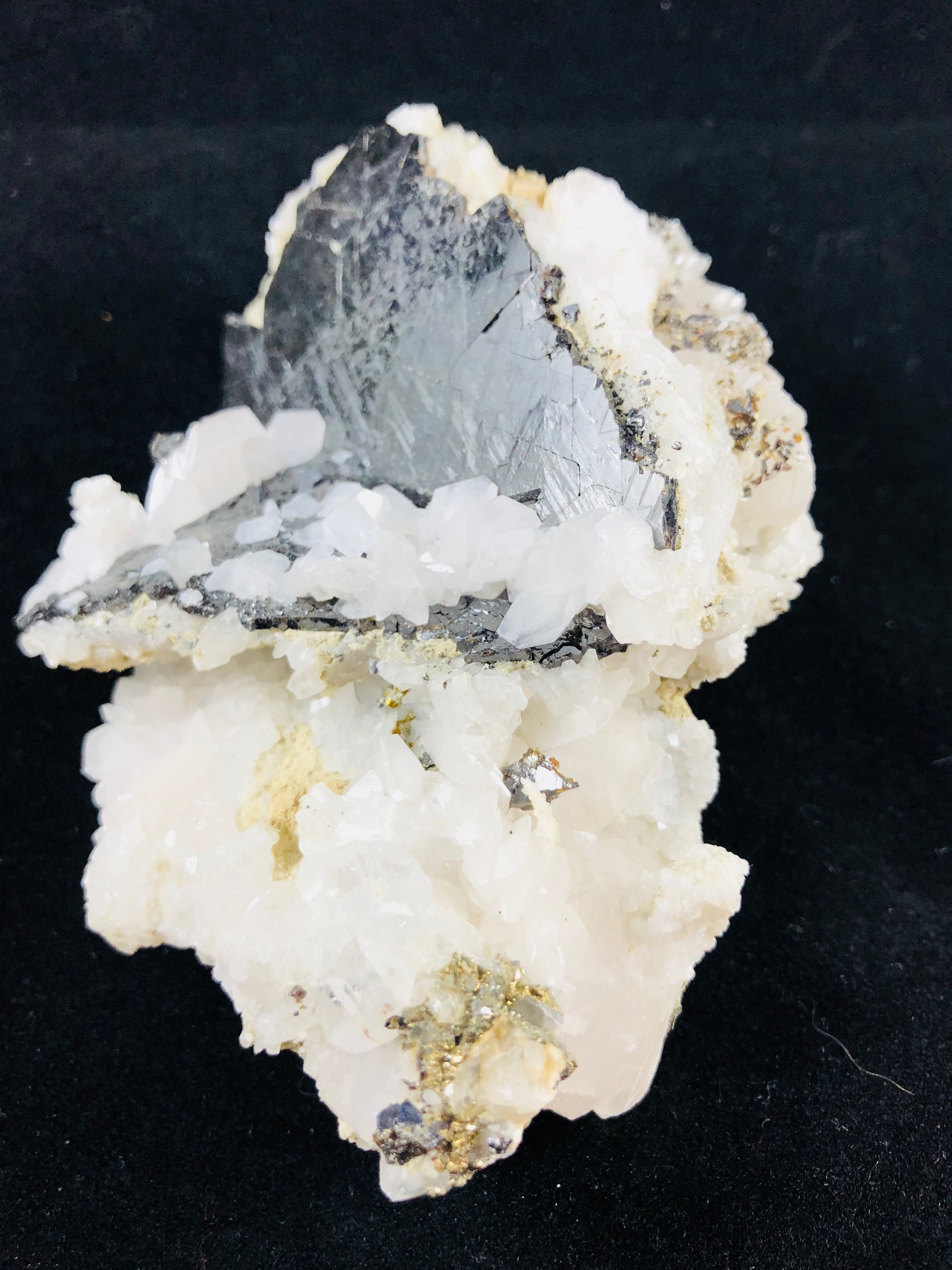 Sphalerite with Calcite