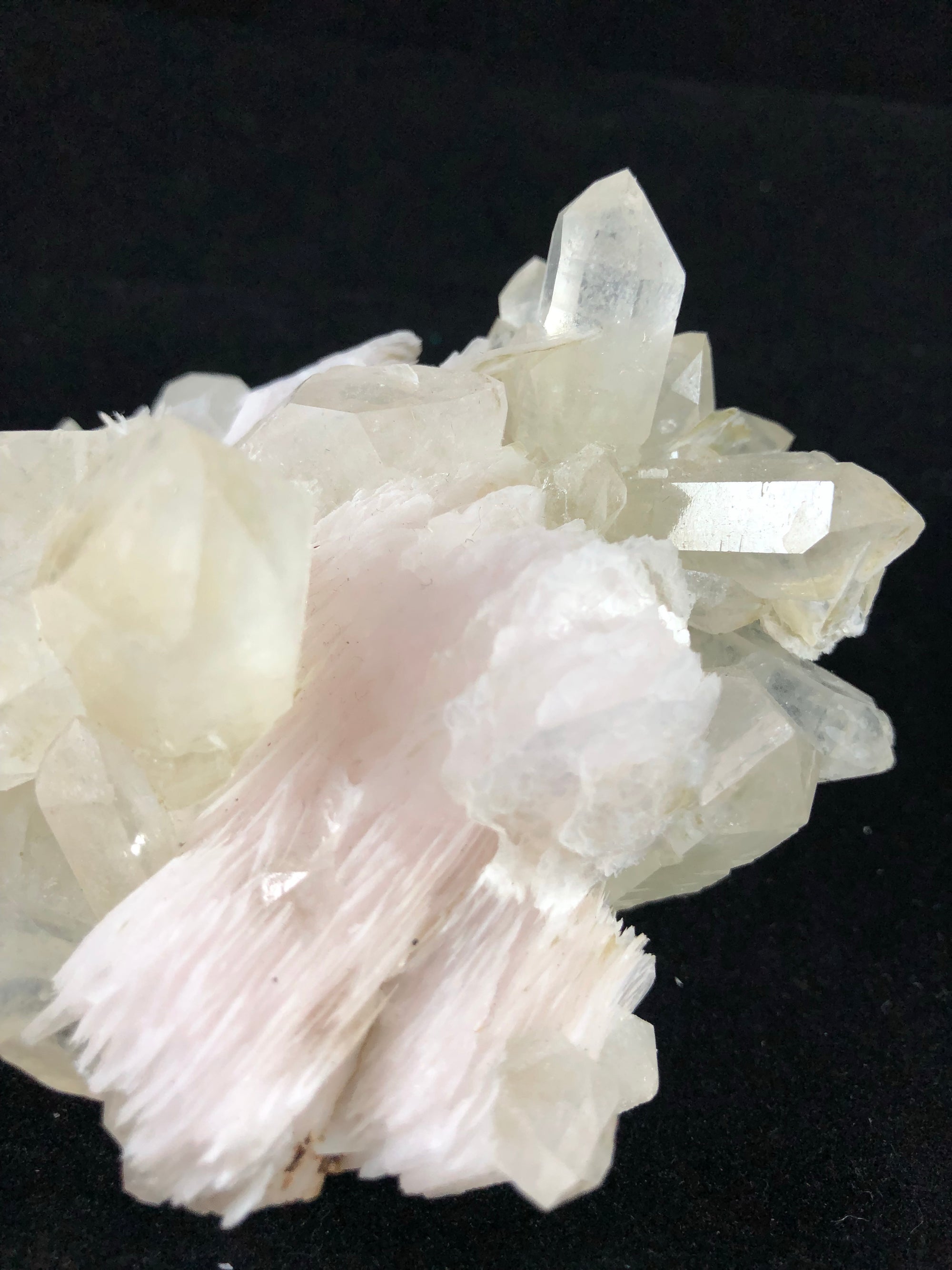 Quartz with pink calcite
