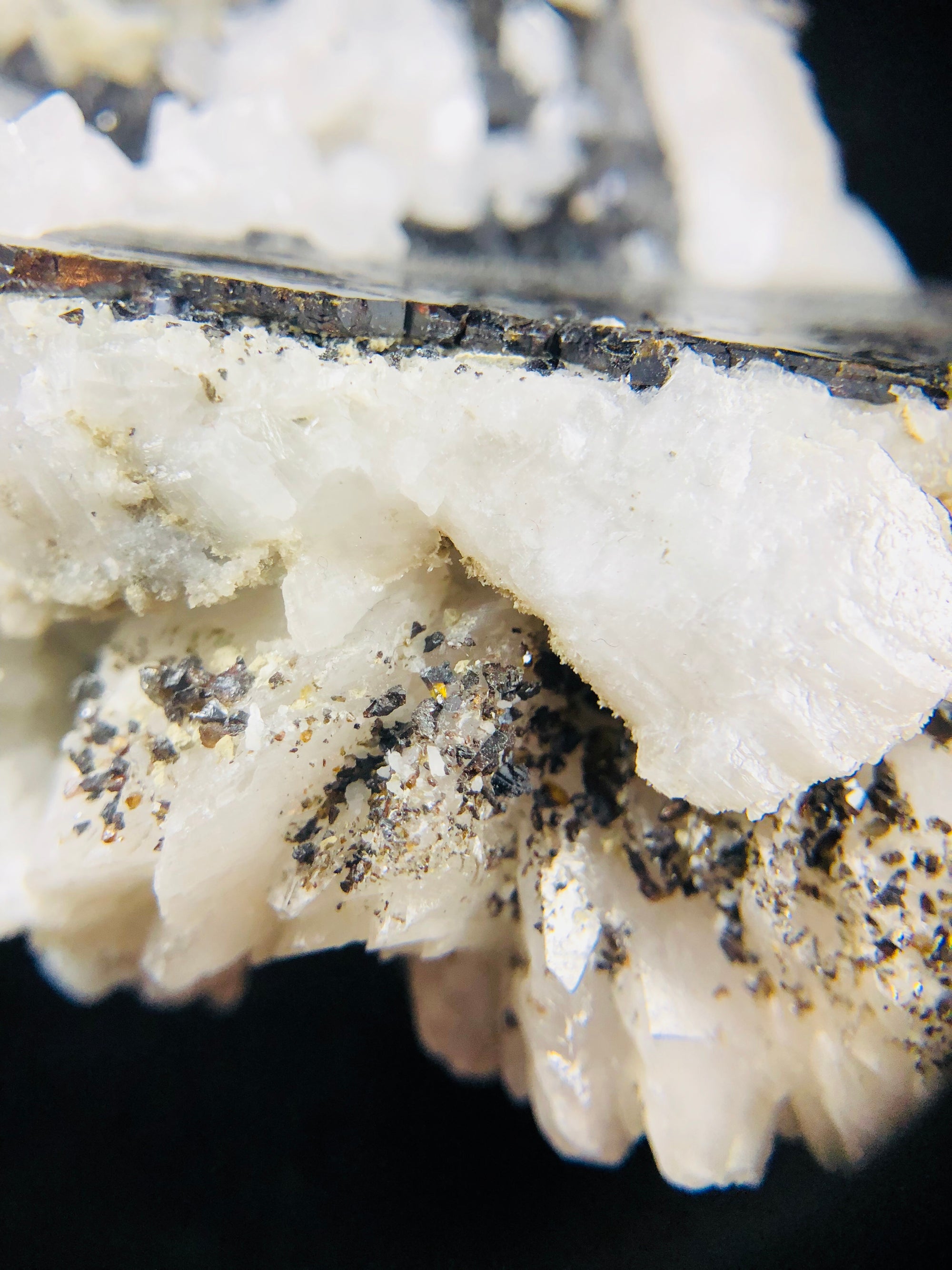 Sphalerite with Calcite