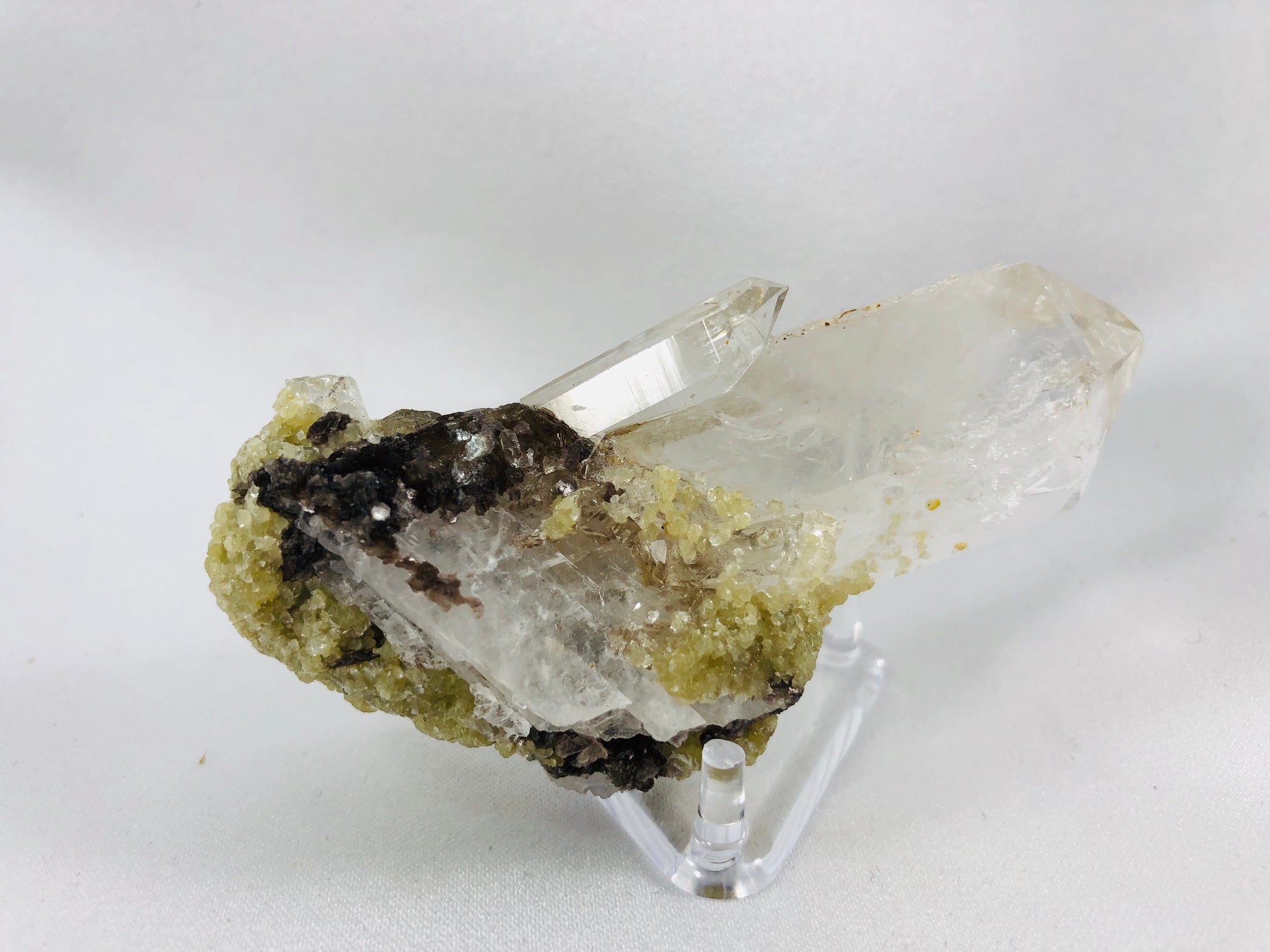Quartz with Mica, Cleavelandite, and Biotite